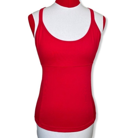 Alo Lotus Bra Tank in Poppy - Picture 2 of 6